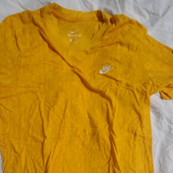 Nike shirt - Picture 1 of 5